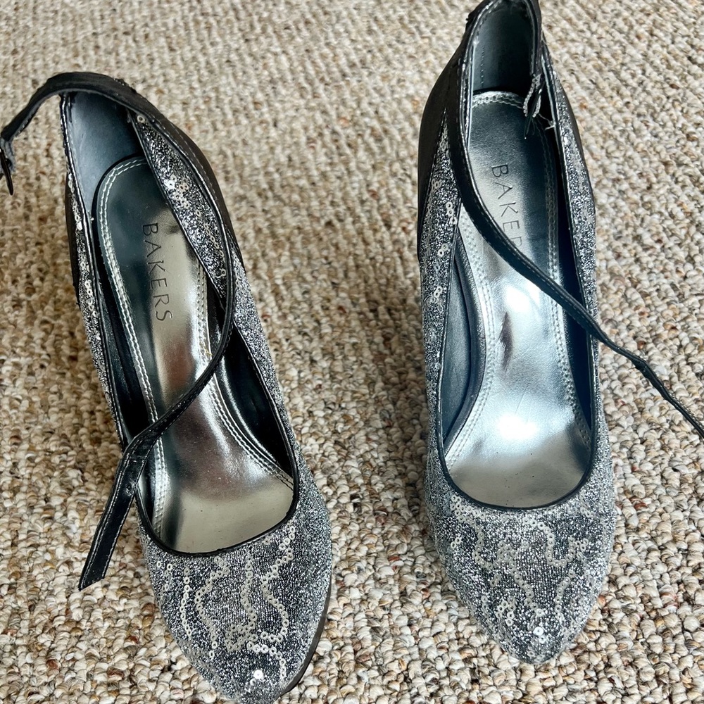 Perfect platform sequin heels.6 inch